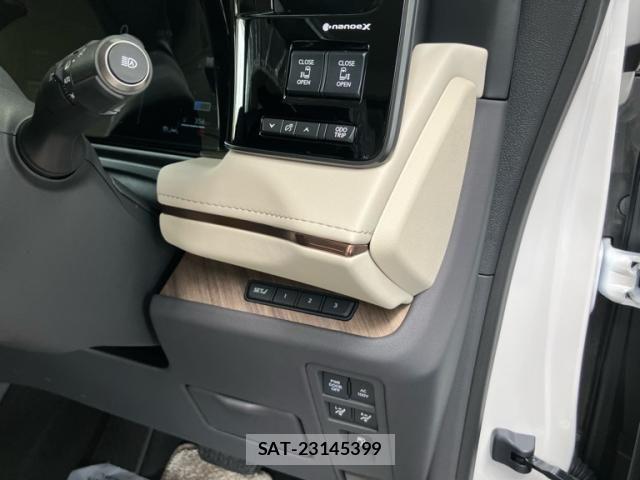 Lexus LM 2024-03 8525537-22