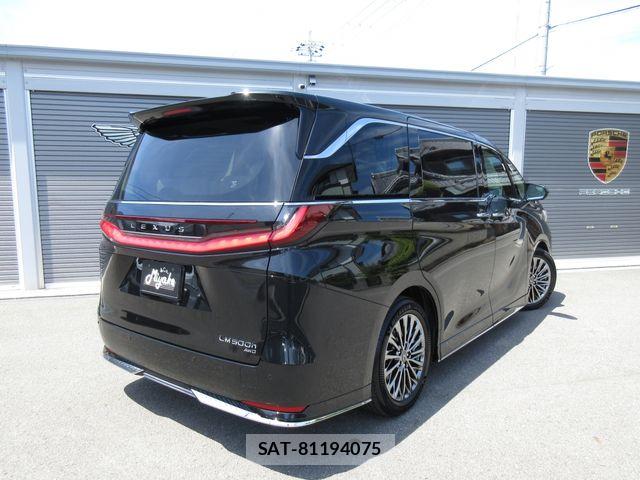 Lexus LM 2026-08 8525536-12