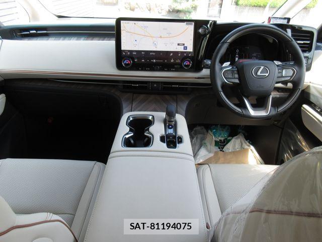 Lexus LM 2026-08 8525536-13
