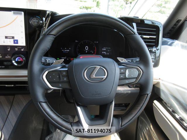 Lexus LM 2026-08 8525536-15