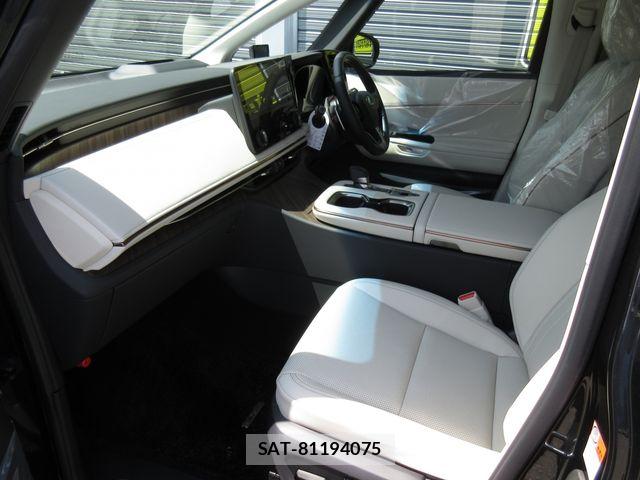 Lexus LM 2026-08 8525536-1
