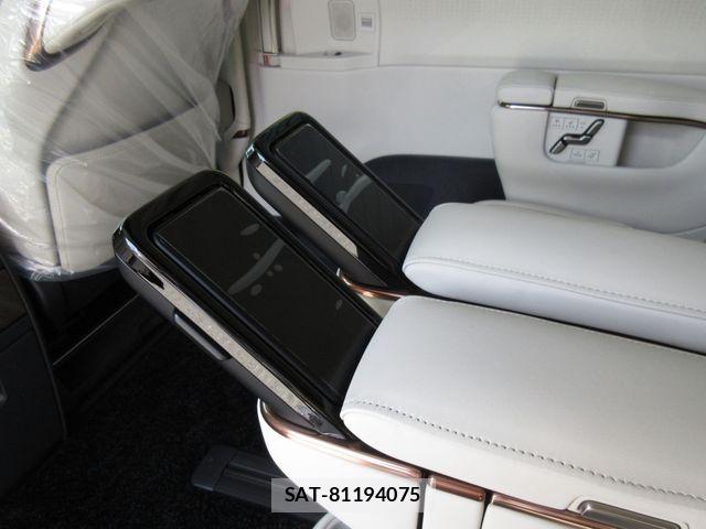 Lexus LM 2026-08 8525536-24