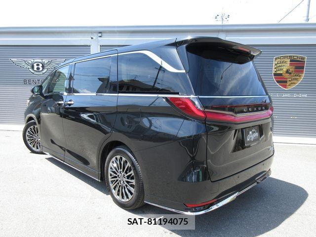 Lexus LM 2026-08 8525536-2