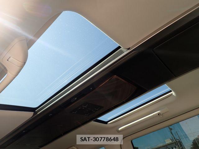 Lexus LM 2025-02 8562444-11