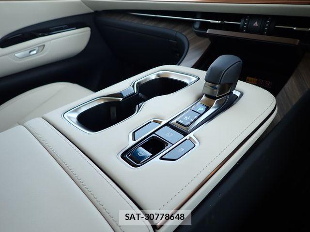 Lexus LM 2025-02 8562444-18