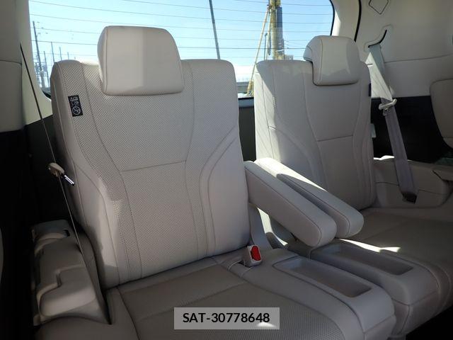 Lexus LM 2025-02 8562444-23