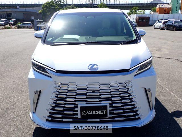 Lexus LM 2025-02 8562444-4