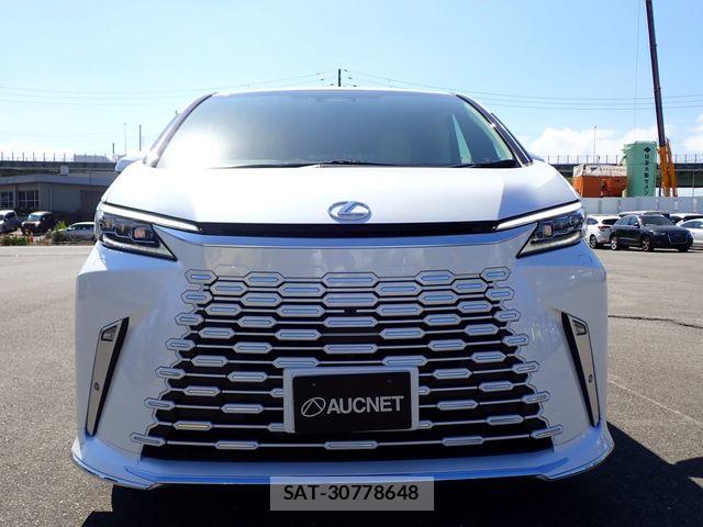 Lexus LM 2025-02 8562444-5