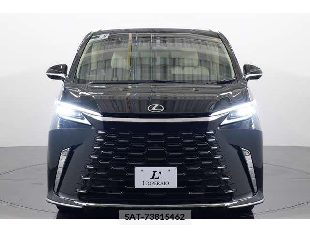 Lexus LM 2025-12 8562443-12