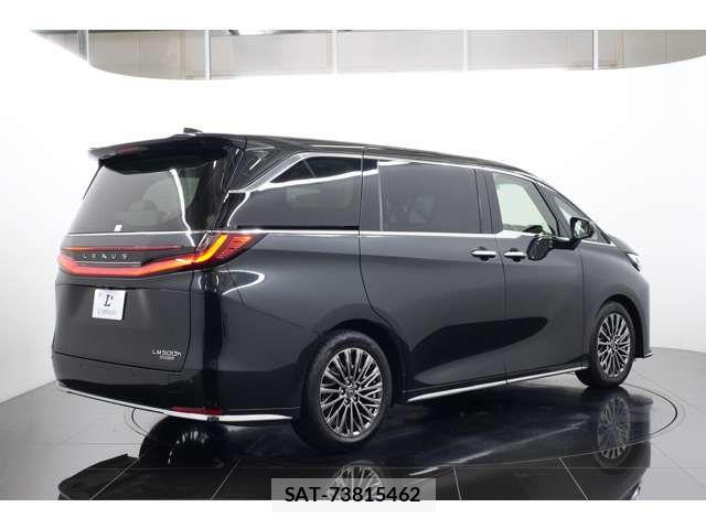 Lexus LM 2025-12 8562443-17
