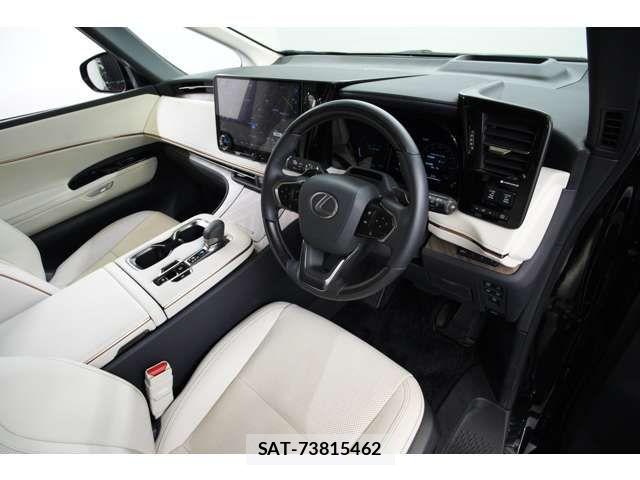 Lexus LM 2025-12 8562443-1
