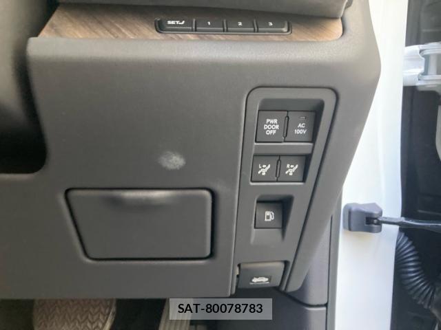 Lexus LM 2024-07 8627477-17