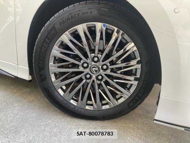 Lexus LM 2024-07 8627477-5