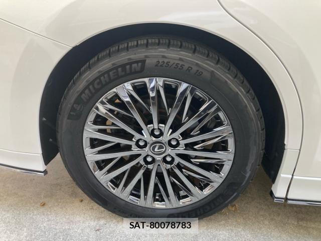 Lexus LM 2024-07 8627477-6