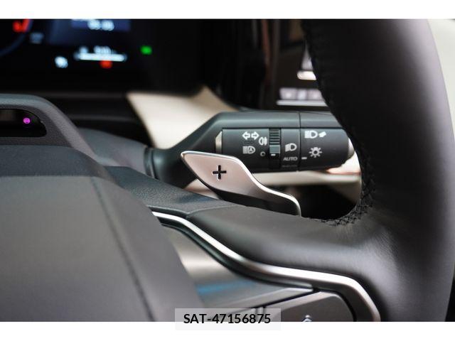 Lexus LM 2026-07 8743430-11