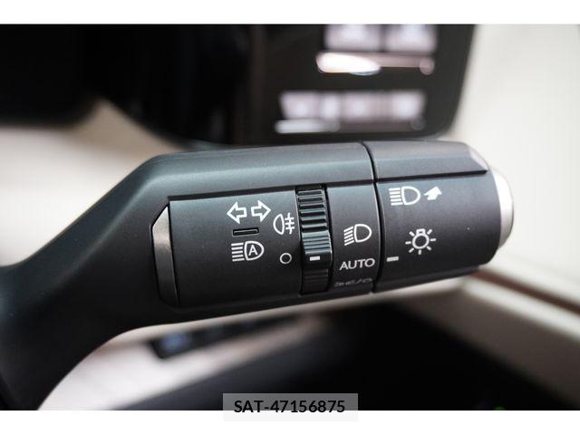 Lexus LM 2026-07 8743430-12