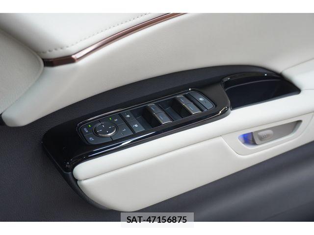 Lexus LM 2026-07 8743430-19