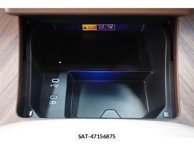 Lexus LM 2026-07 8743430-21
