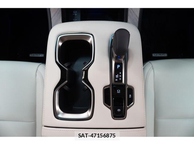 Lexus LM 2026-07 8743430-22