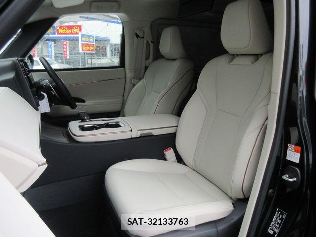 Lexus LM 2025-08 8743431-9