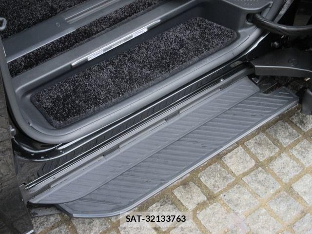 Lexus LM 2025-08 8743431-10