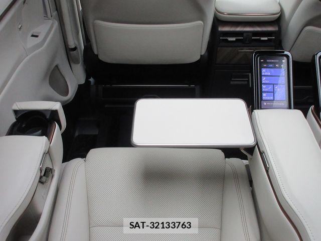 Lexus LM 2025-08 8743431-14