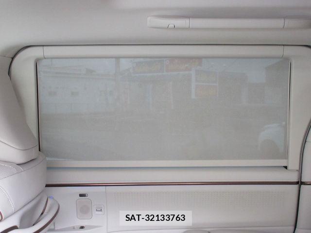 Lexus LM 2025-08 8743431-18