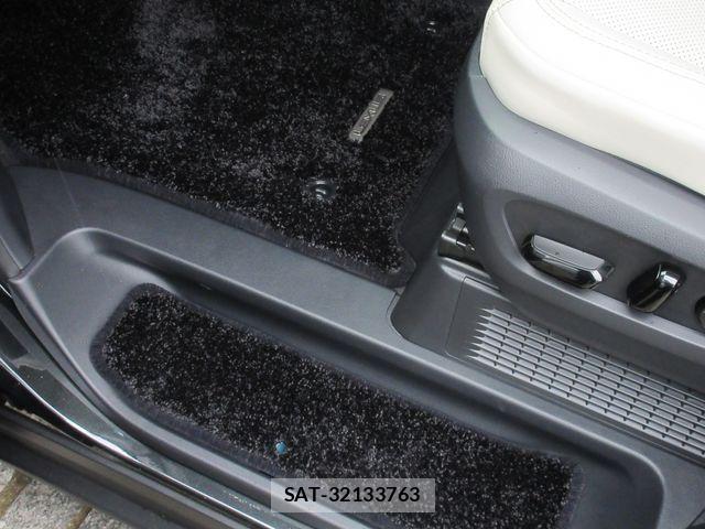 Lexus LM 2025-08 8743431-22