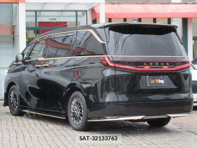 Lexus LM 2025-08 8743431-5