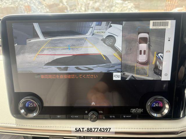 Lexus LM 2024-04 8829960-13
