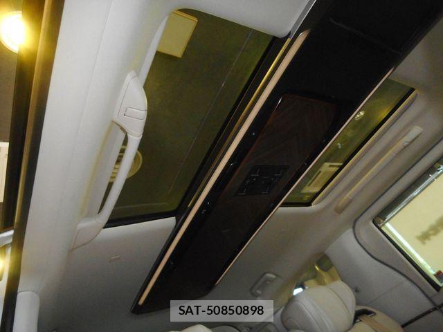 Lexus LM 2025-04 8880507-9