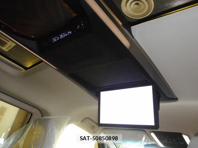Lexus LM 2025-04 8880507-10