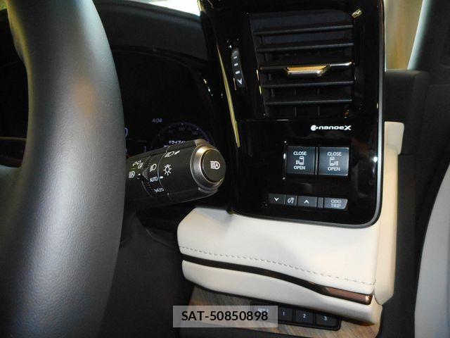 Lexus LM 2025-04 8880507-20