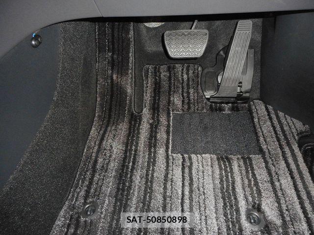Lexus LM 2025-04 8880507-21