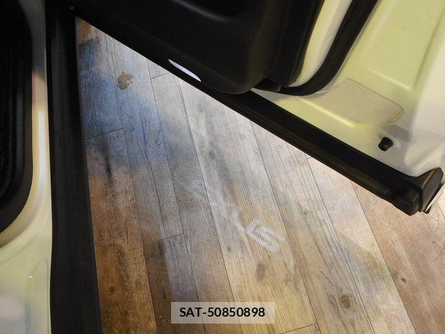 Lexus LM 2025-04 8880507-22