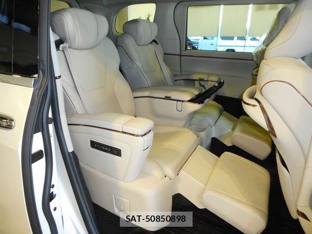 Lexus LM 2025-04 8880507-24