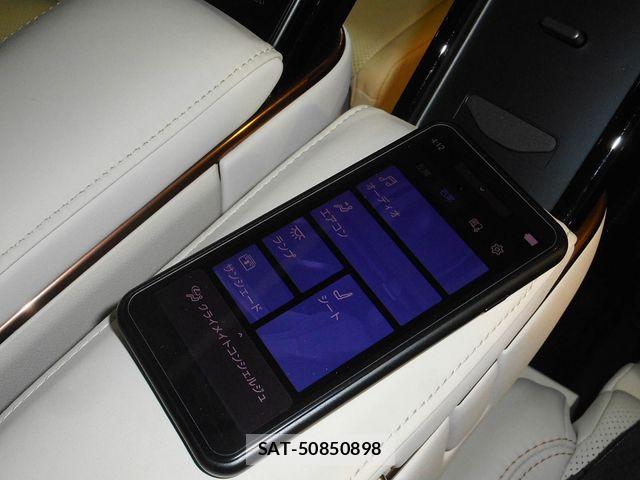 Lexus LM 2025-04 8880507-26