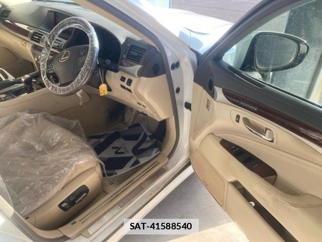 Lexus LS 2015-09 6545553-12