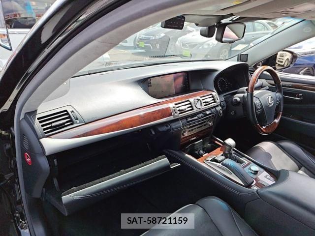 Lexus LS 2016-05 851273-21