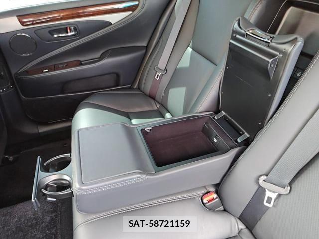 Lexus LS 2016-05 851273-23