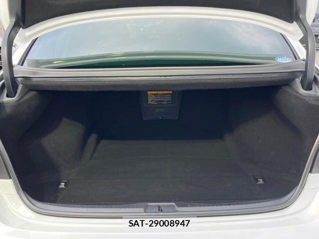 Lexus LS 2015-08 1123598-12