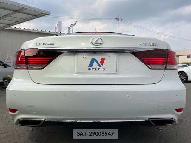 Lexus LS 2015-08 1123598-14