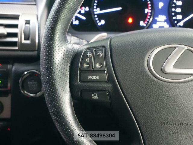 Lexus LS 2012-11 1182254-17