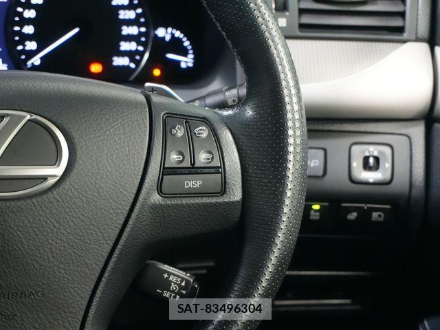Lexus LS 2012-11 1182254-18