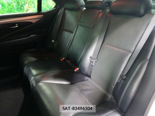 Lexus LS 2012-11 1182254-27