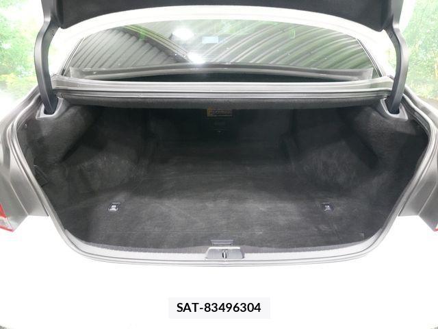 Lexus LS 2012-11 1182254-28