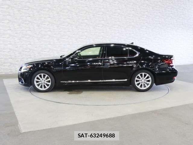 Lexus LS 2012-12 1257691-11