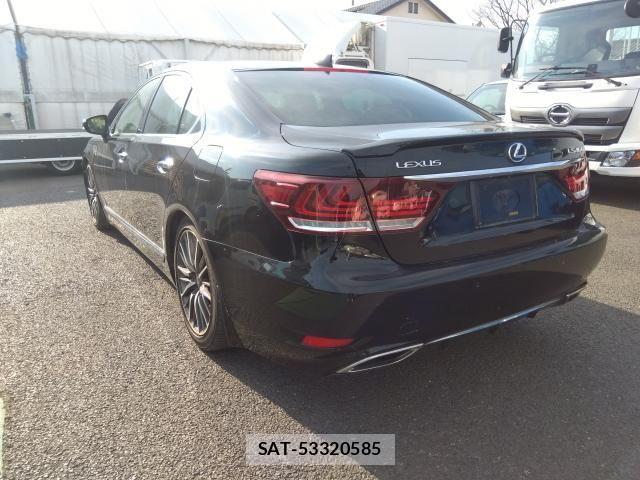 Lexus LS 2015-07 3771409-1