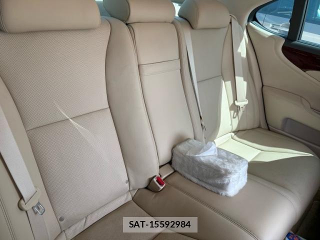 Lexus LS 2009-12 6499464-11