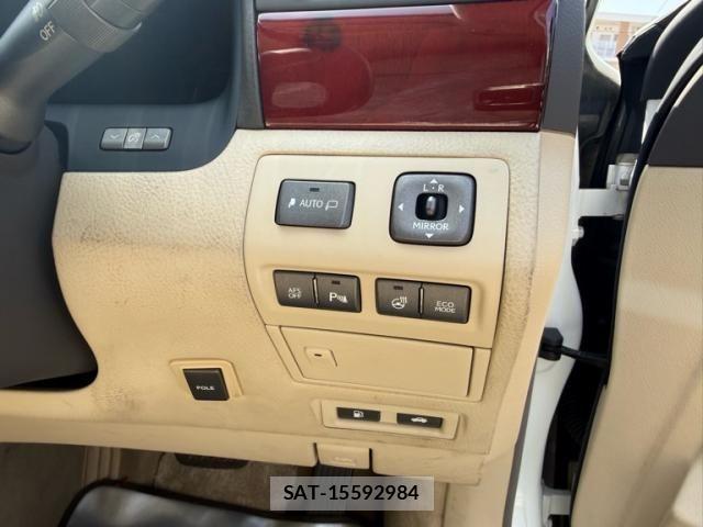 Lexus LS 2009-12 6499464-13